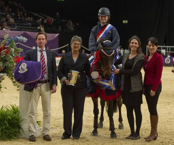 Essex’s young showjumper Hallie Lunn Jumps to Success in the Blue Chip Pony Newcomers Championship